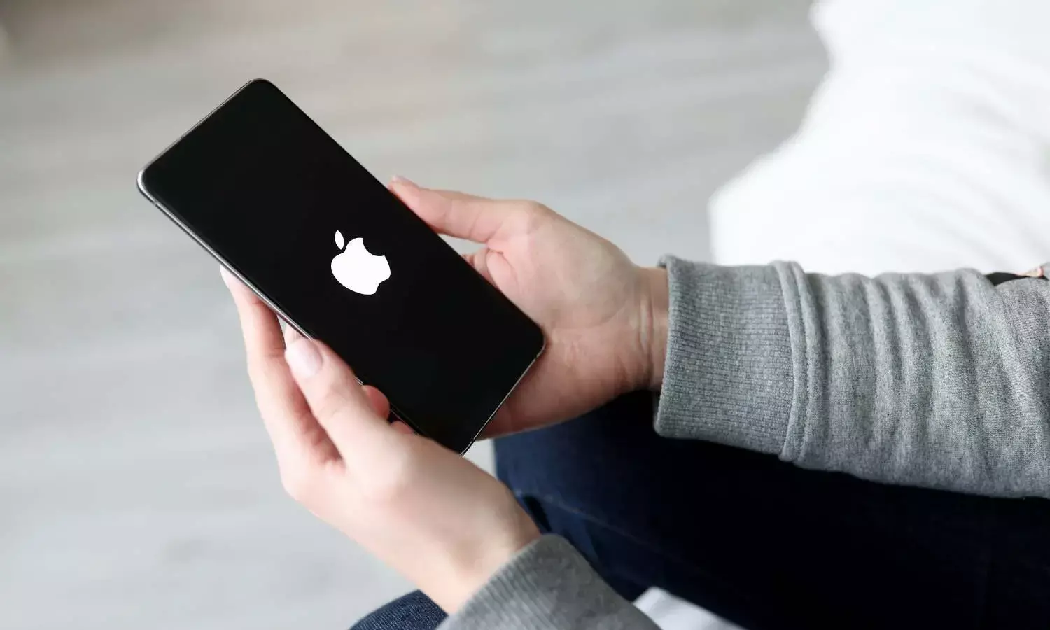 Free Up iPhone Space by Clearing Web Cache Fast