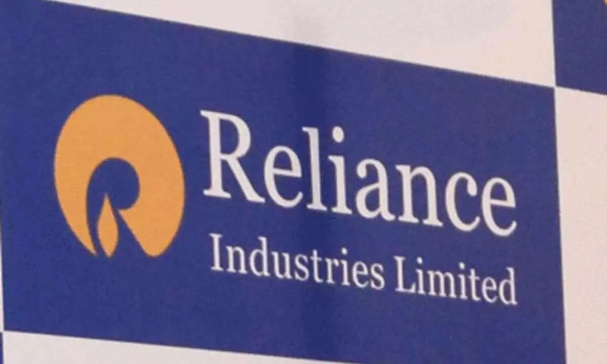 Rs 28,607.45-cr drop in RIL mcap as scrip falls 1%