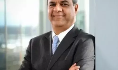 RBI bars Kotak Mahindra Bank from onboarding new customers online