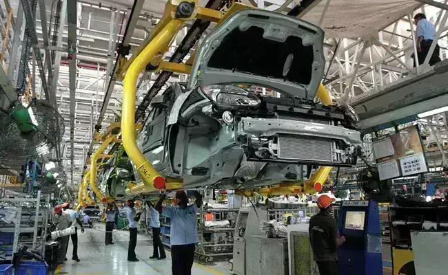 Indias April manufacturing activity 2nd strongest in 3.5 years