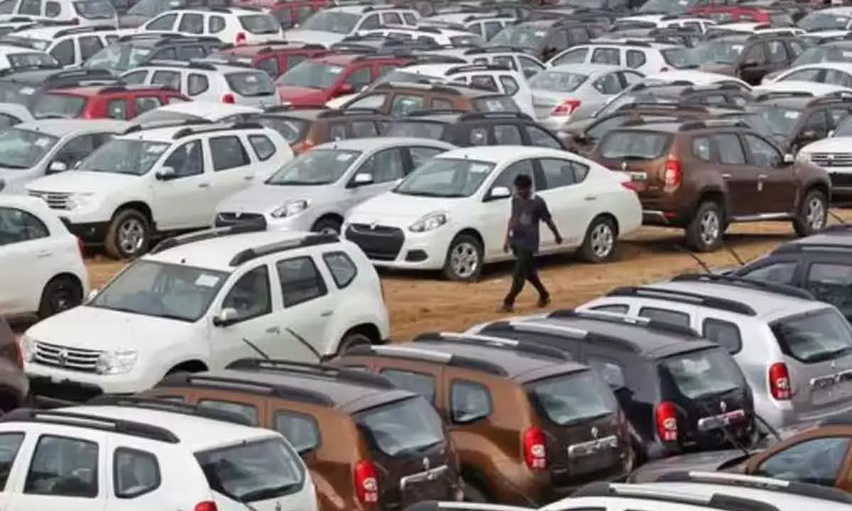 Automobile retail sales surge 27%  in April