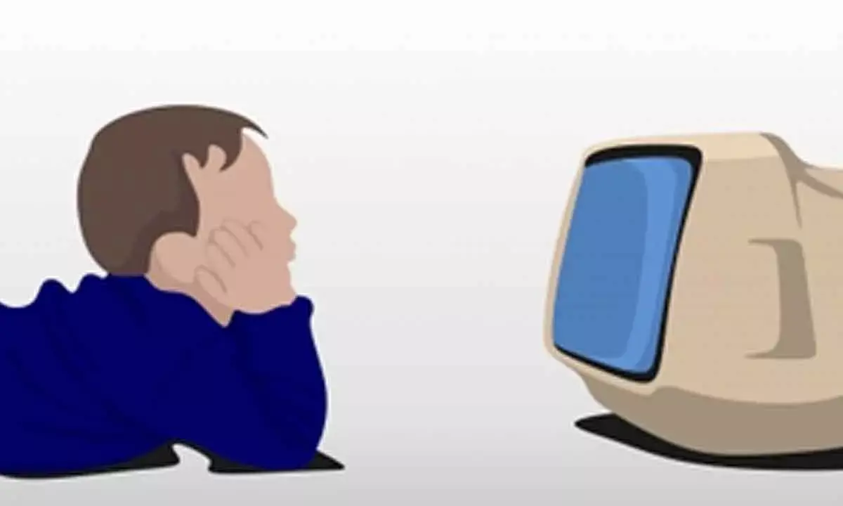 Prolonged screen use will cause myopia in children