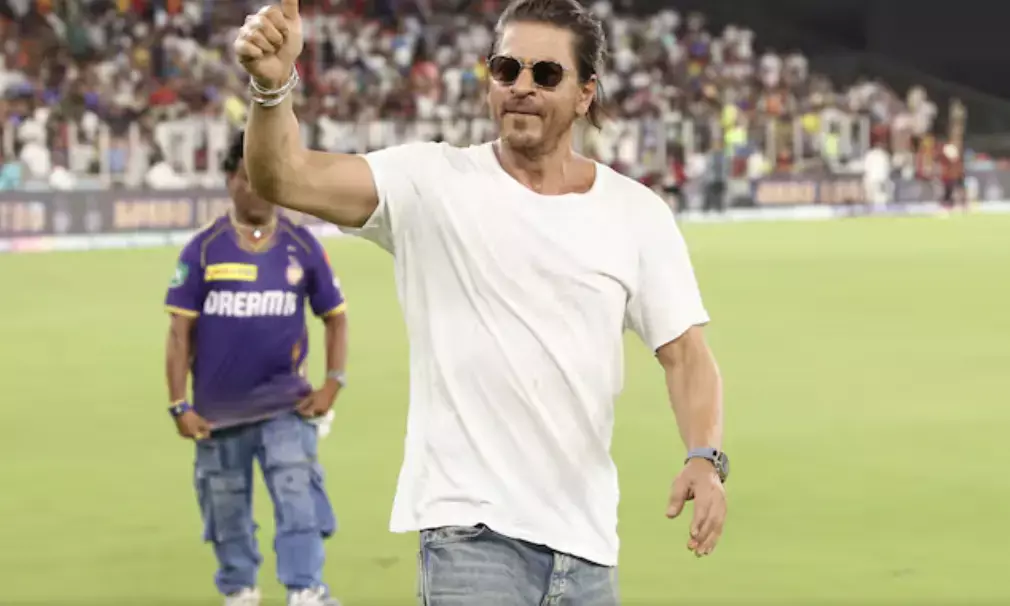 Shah Rukh Khan hospitalized in Ahmedabad due to dehydration