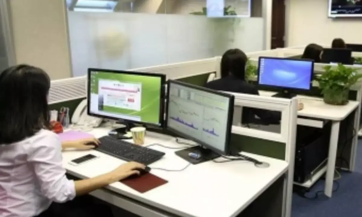 Indian Tech Jobs in U.S. at Risk? H-1B Approvals Fall Sharply