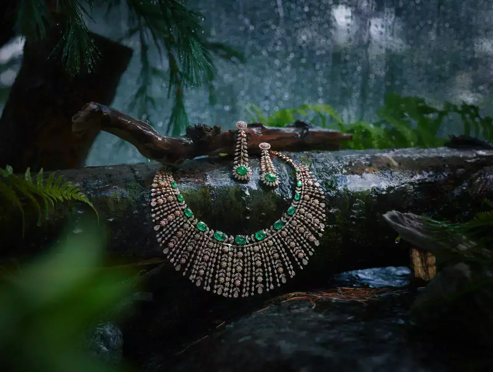 Diamond Rings or Necklaces: 8 Types of Jewellery Every Party Goer Must Have