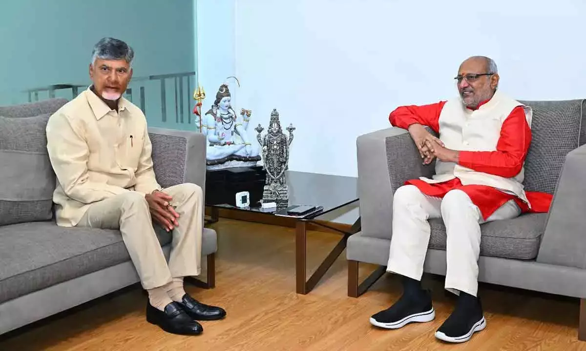 Telangana Governor meets AP CM Naidu