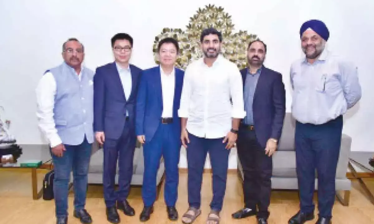 IT Minister of Andhra Pradesh Nara Lokesh with Celkon MD Y Guru, Liu Chao, CEO of ZTE India, GUo Jun, CO of ZTE, Sachin Batra, CRO of ZTE, and Raminder Soin, Founder CMD Resolute group are seen