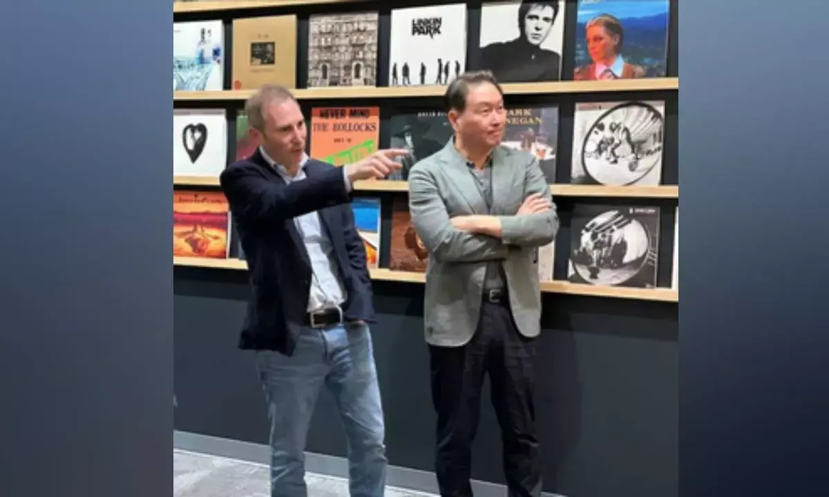 SK Group chairman meets with CEOs of Amazon, Intel