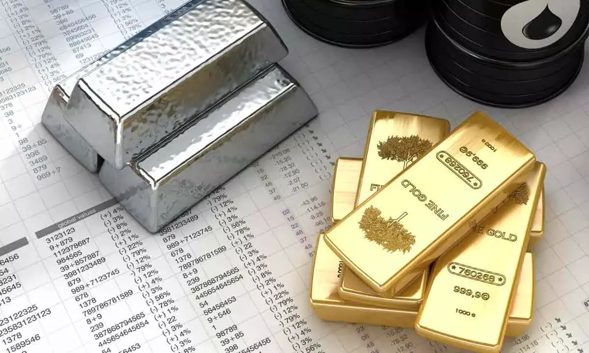 Gold gains marginal, silver rallies big