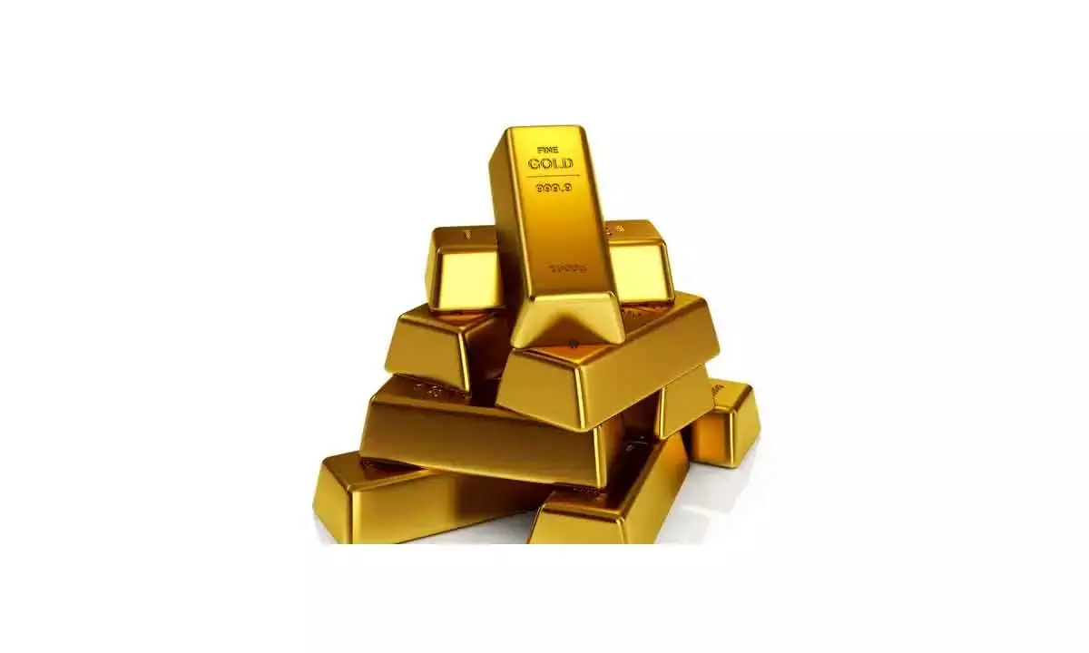 Gold prices drop as silver remains flat