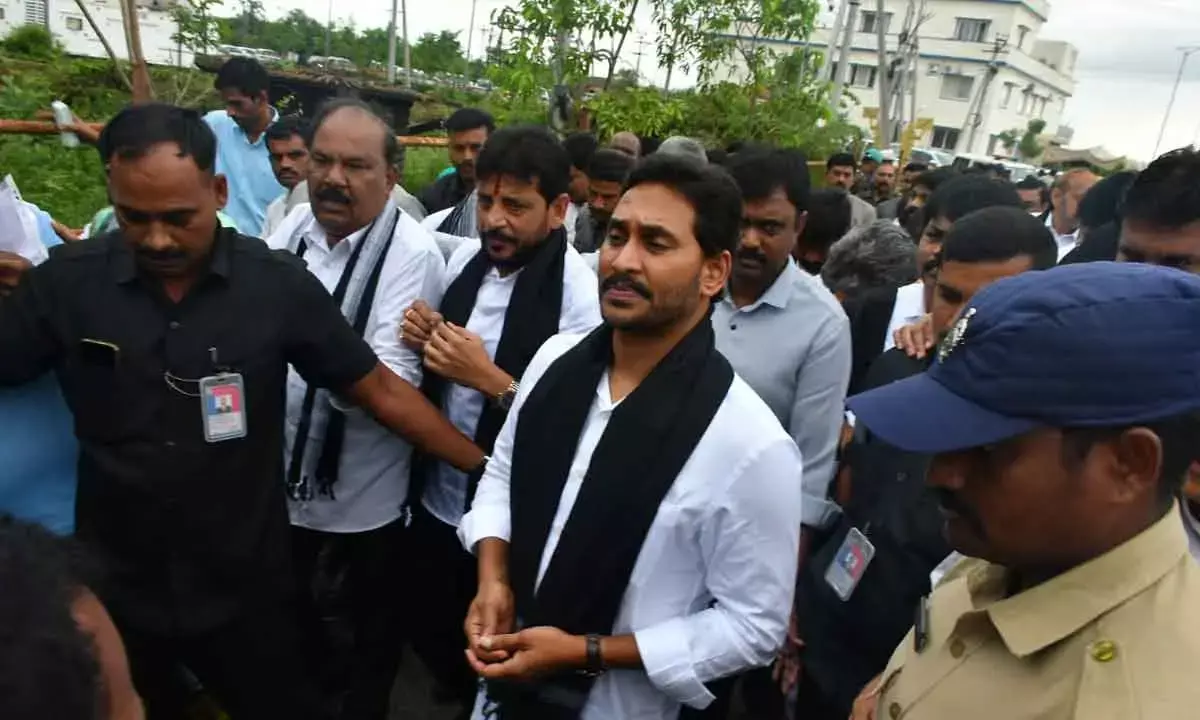 AP Guv attacks previous govt, Jagan walks out staging protest