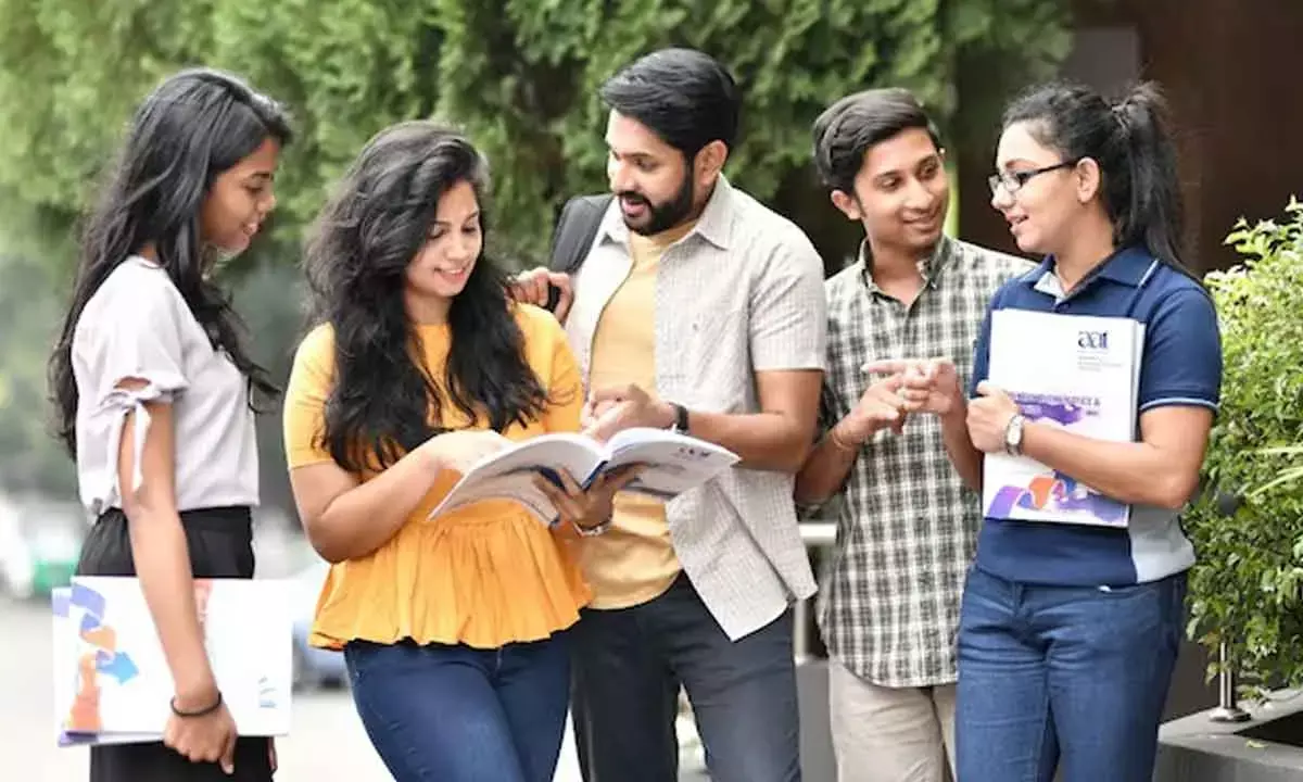 Govt announces loans up to Rs 10 lakh for higher education