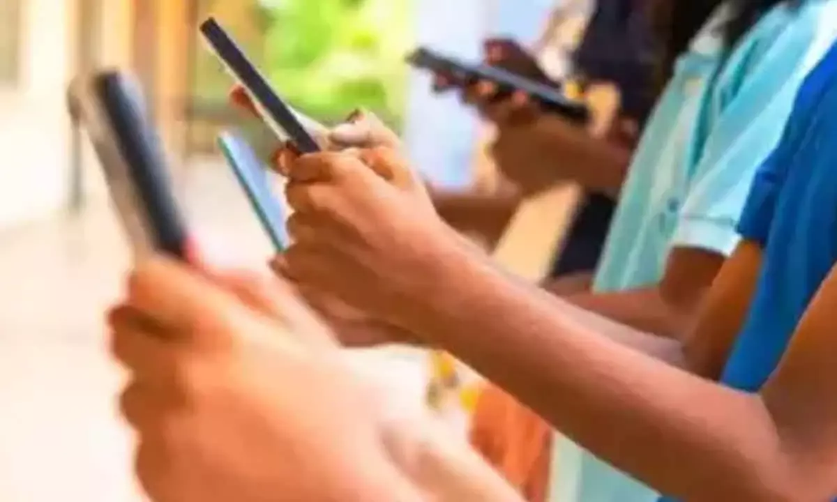 Stop! These Apps Are Tracking You 24/7