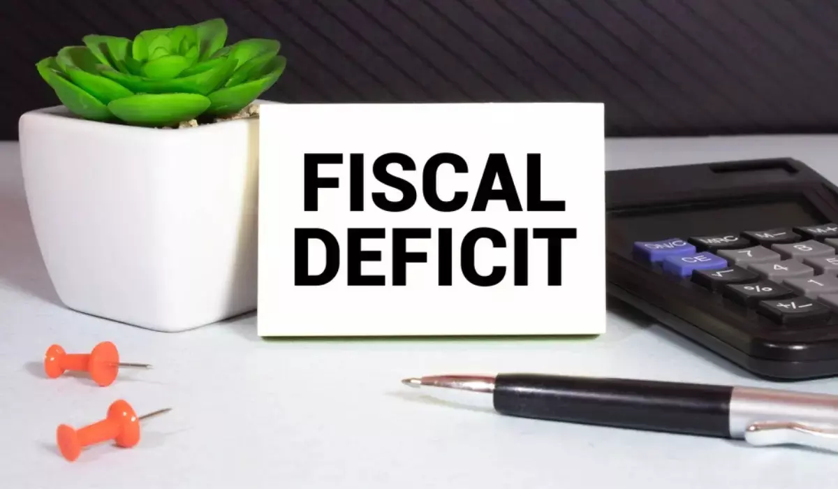 India’s fiscal deficit declined in April-June quarter India’s fiscal deficit declined in April-June quarter