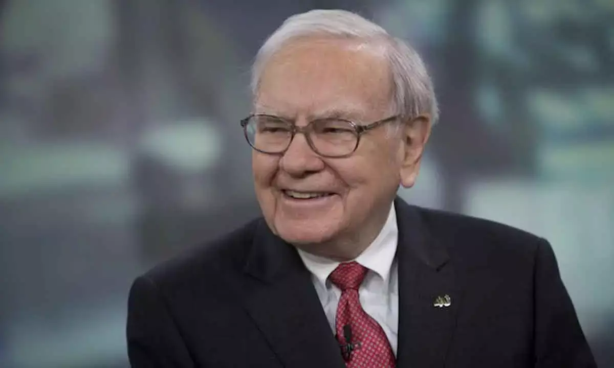 Buffett surprises mkts with Apple stake cut