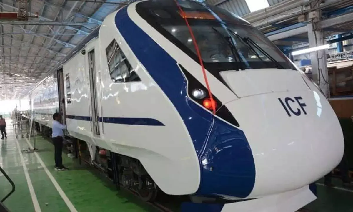 CCRS inspects Ist rake of Vande Metro Train