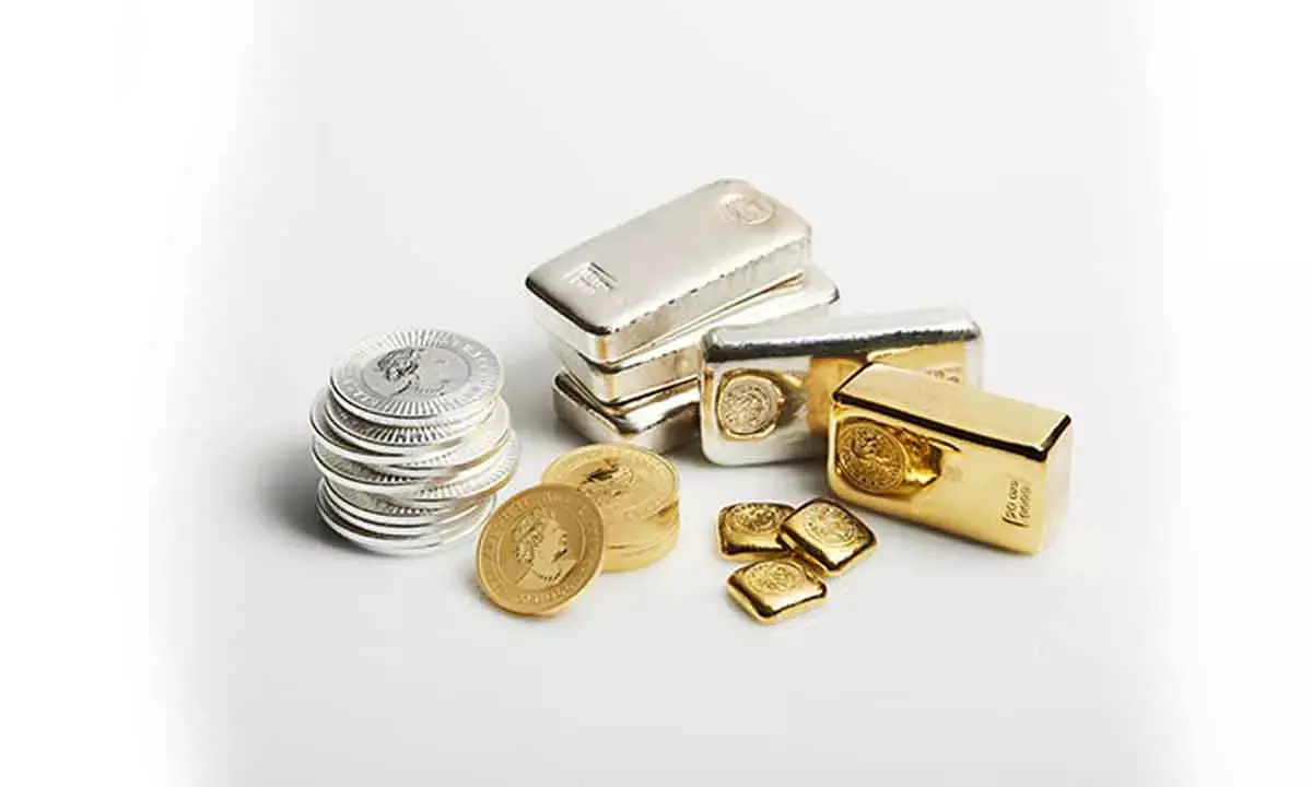 Gold remains flat, silver falls Rs150