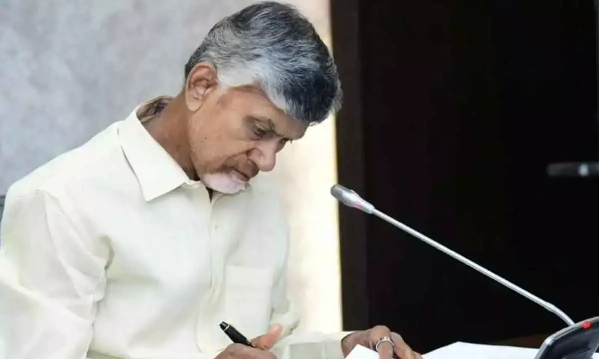 Naidu for setting up 100 industrial parks in AP