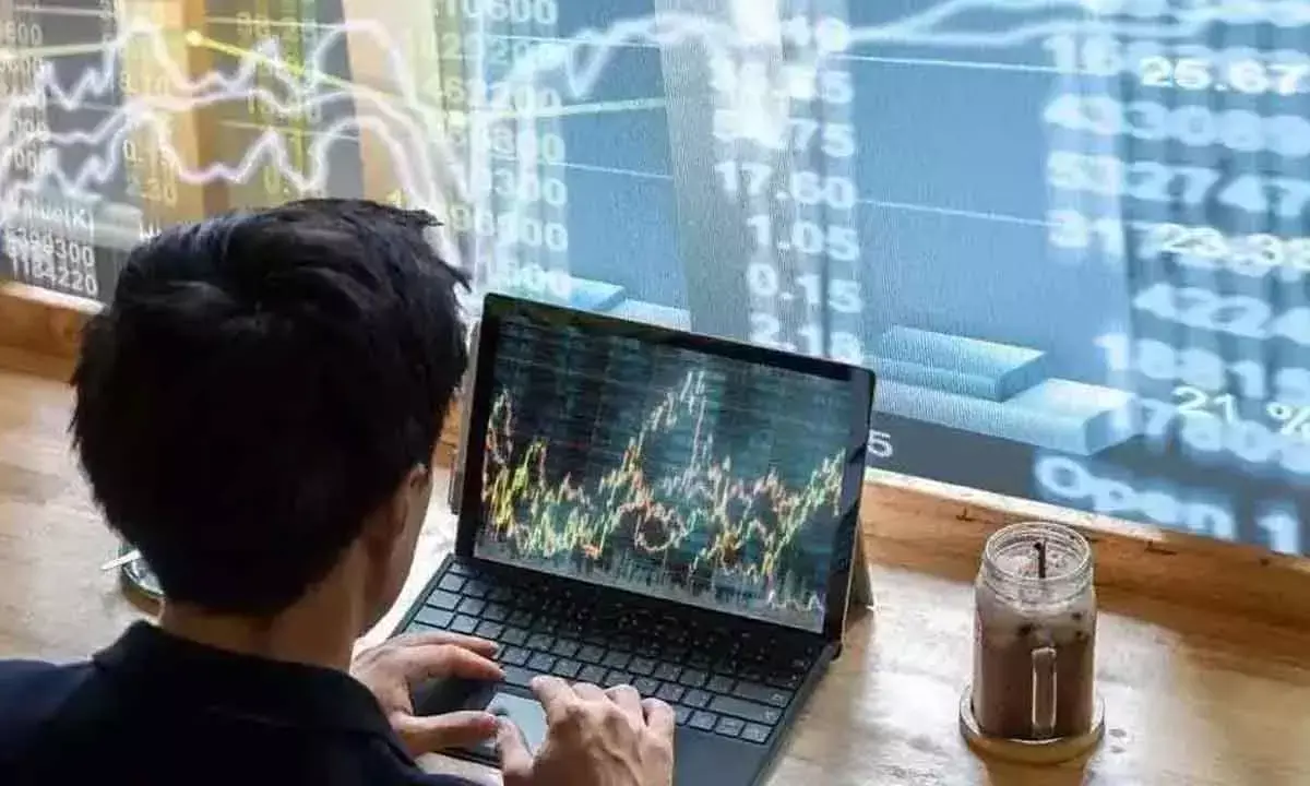 Traders waiting for either side breakout