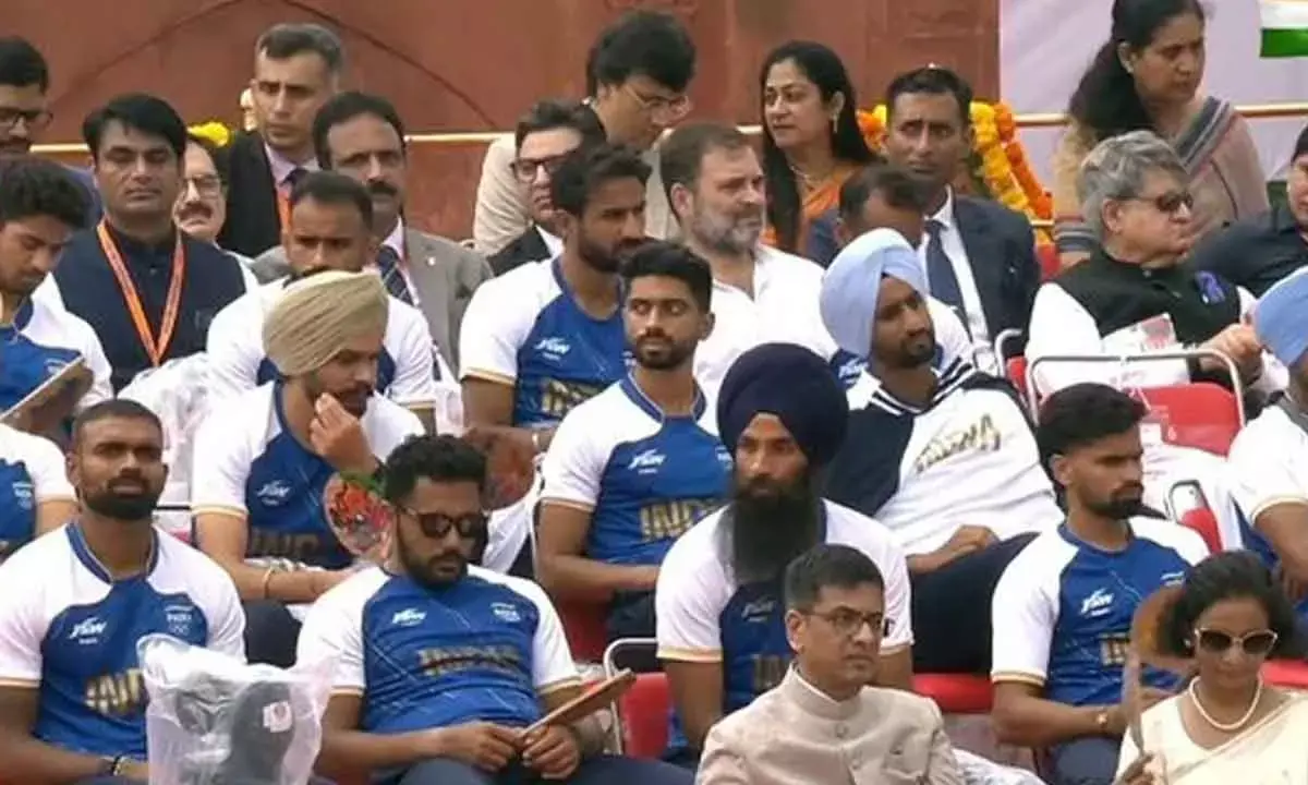 Cong slams Modi for seating LoP Rahul in 5th row at I-Day event