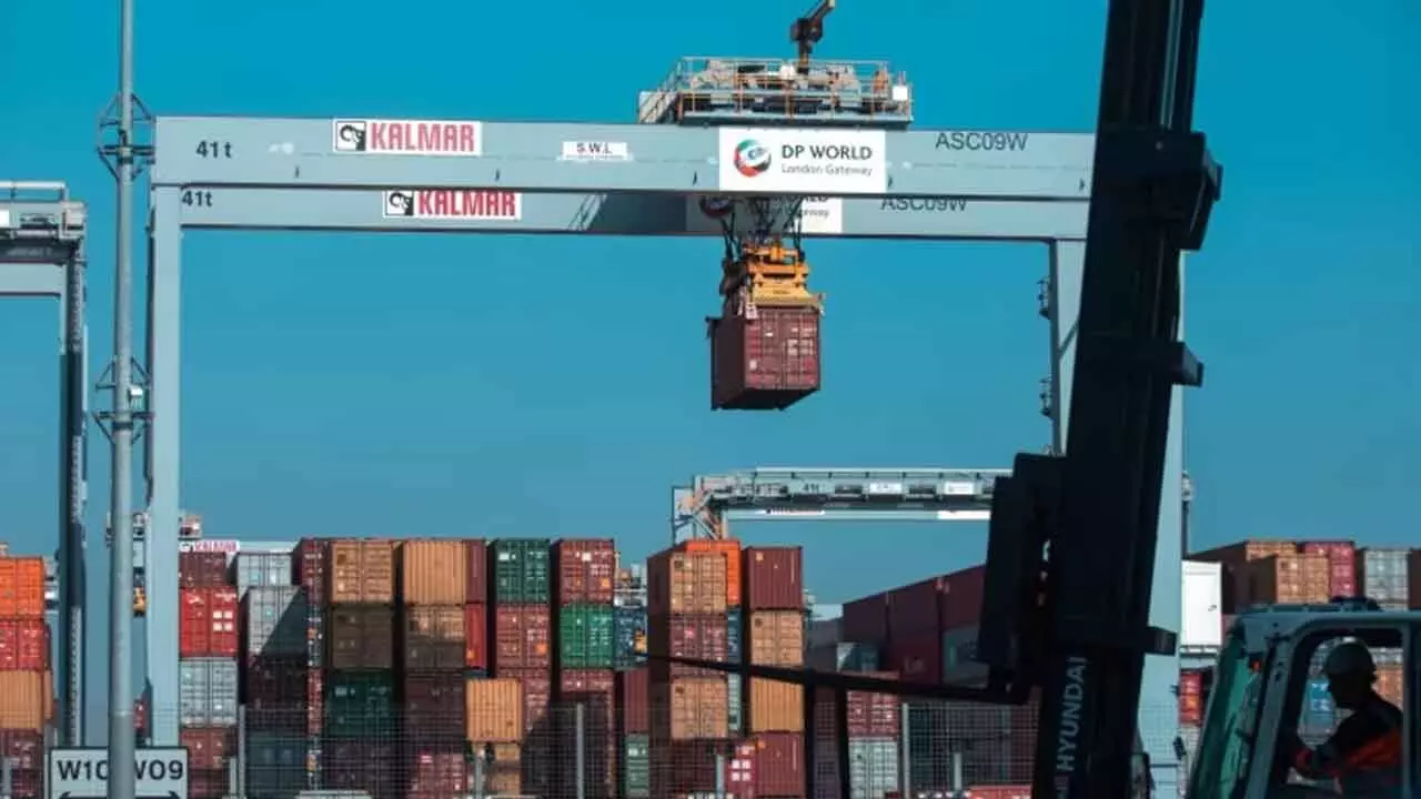 Red Sea crisis sinks DP World’s profit Red Sea crisis sinks DP World’s profit