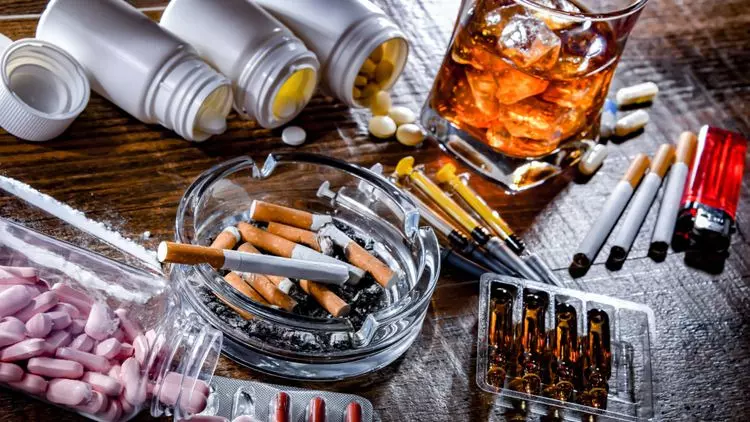 Excise Dept raids pubs in Hyd in a bid to curb substance abuse Excise Dept raids pubs in Hyd in a bid to curb substance abuse