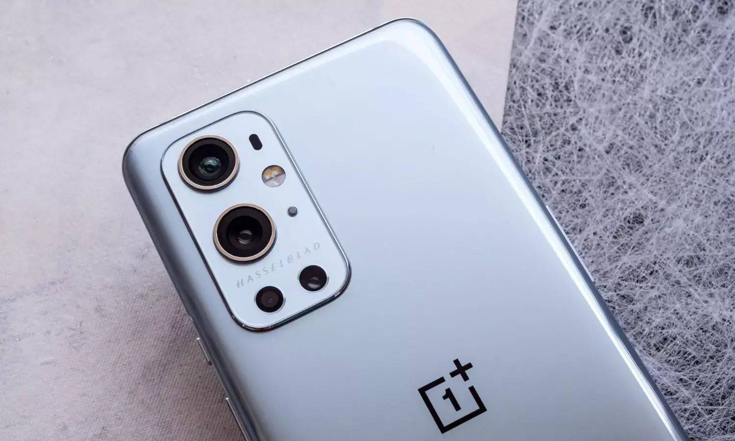 OnePlus 10 Pro Users Report Motherboard Failures, with Repair Costs Reaching Rs 42,000