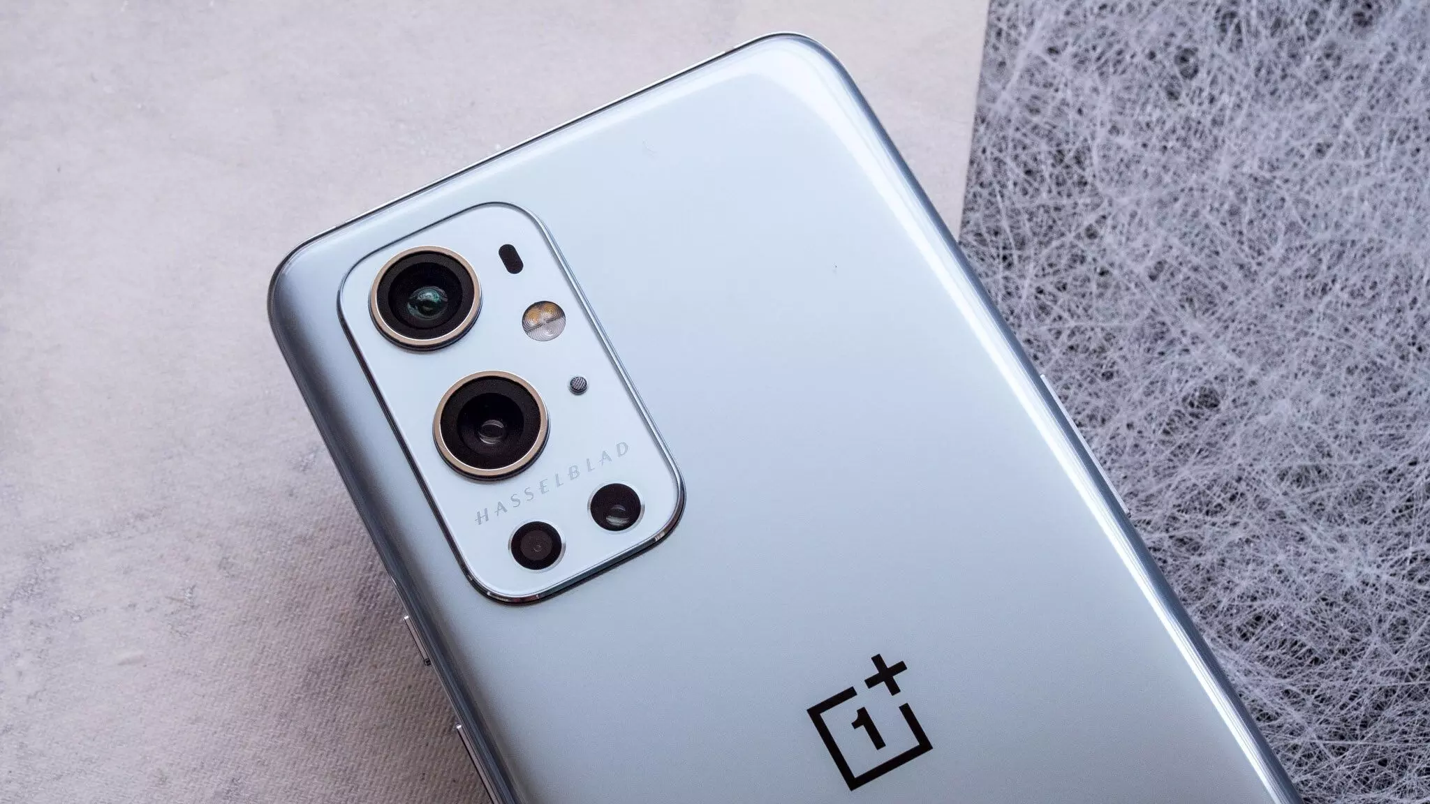 OnePlus 10 Pro Users Report Motherboard Failures, with Repair Costs Reaching Rs 42,000 OnePlus 10 Pro Users Report Motherboard Failures, with Repair Costs Reaching Rs 42,000