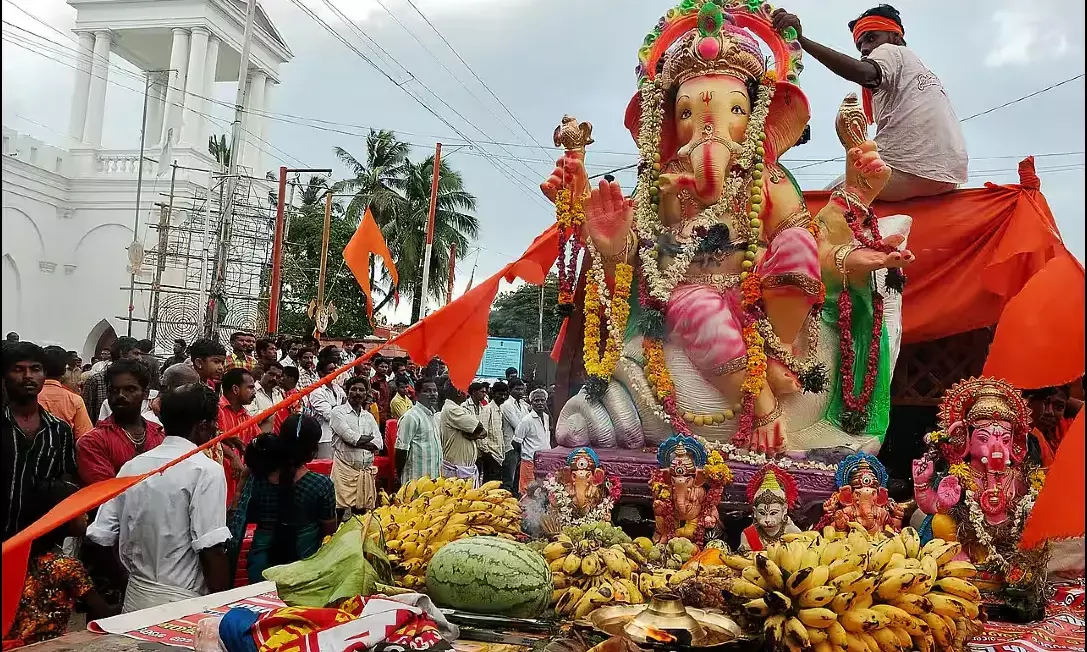 Ministers hold review meeting to ensure smooth Ganesh festival