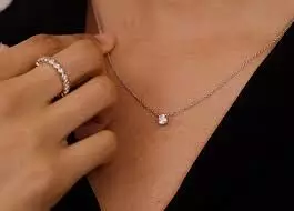 How to Pair Diamond Chains with Other Jewelry How to Pair Diamond Chains with Other Jewelry