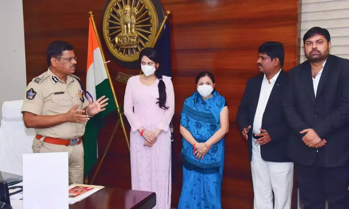 Heroine arrest case raises a storm in B’wood, T’wood