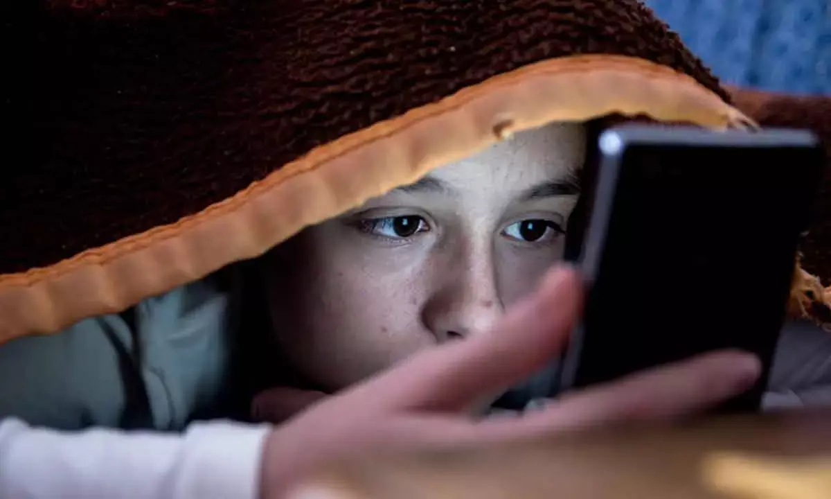 Teens with phones in bed have poor sleep quality: Study