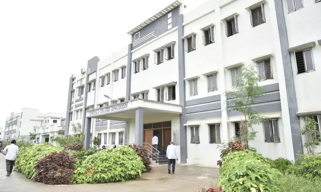 Harish Rao Demands Reinstatement of Gurukul Teachers