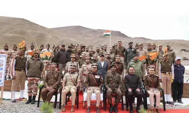 28-Man Police Officers’ Team Visits Hot Springs Memorial in Ladakh