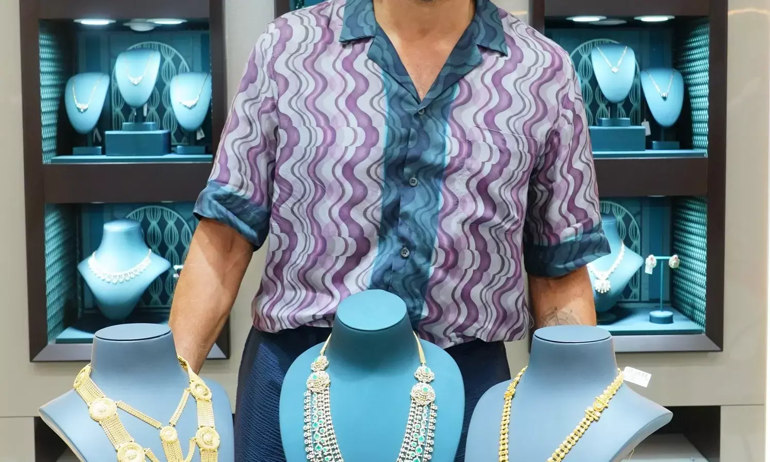 Actor Nagarjuna Inaugurates Kalyan Jewellers’ and Candere Showroom at Charminar