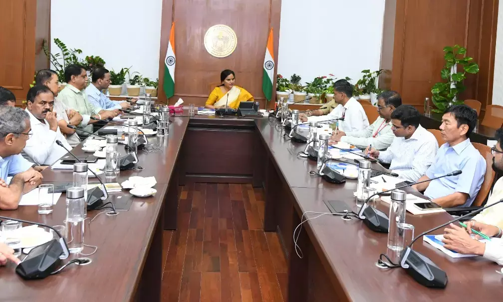 CS Briefs Visiting Central Team About Damage Caused by Rain Havoc