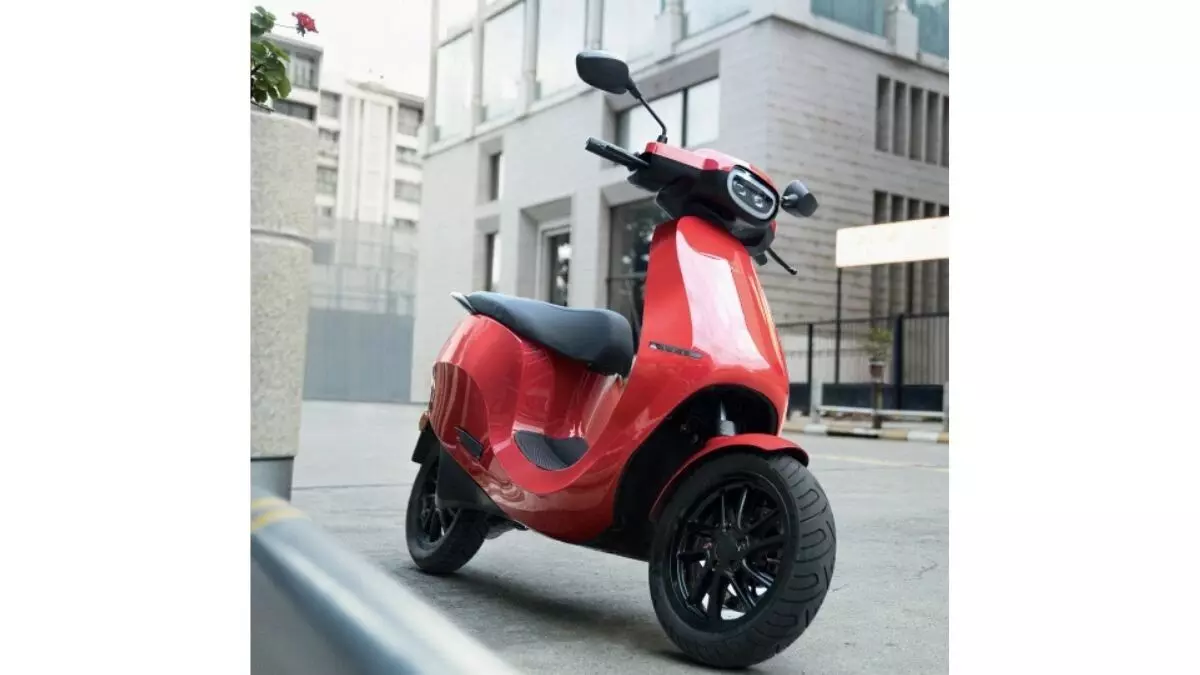 Ola Electric Scooter Customer Sets Showroom On Fire Ola Electric Scooter Customer Sets Showroom On Fire