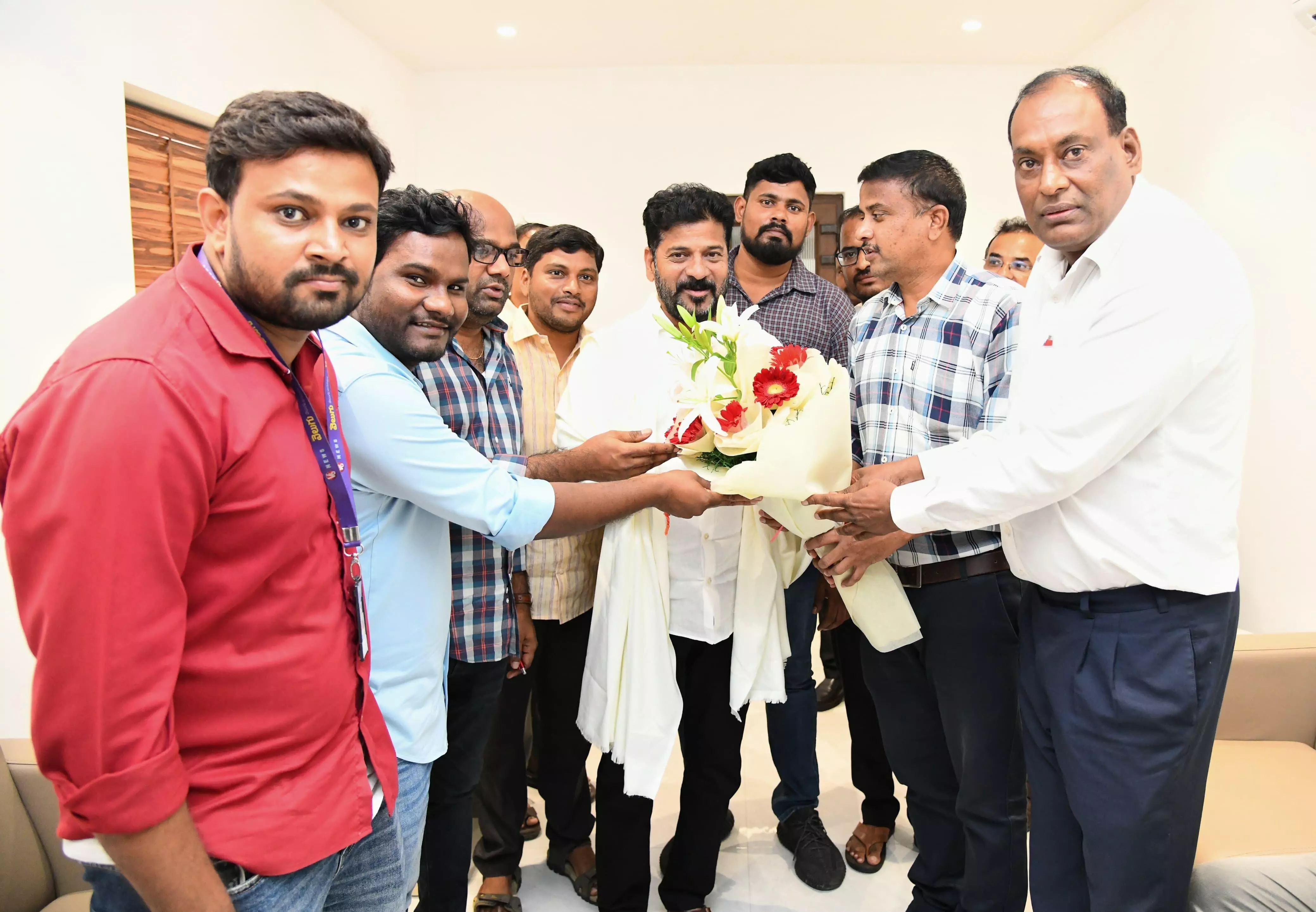 Telugu Journalists Meet CM Revanth Reddy, Commend Progressive Welfare Initiatives for Media Community Telugu Journalists Meet CM Revanth Reddy, Commend Progressive Welfare Initiatives for Media Community