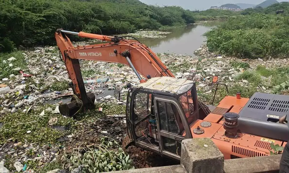 Adani Engages Teams For Cleaning Drains In Vizag