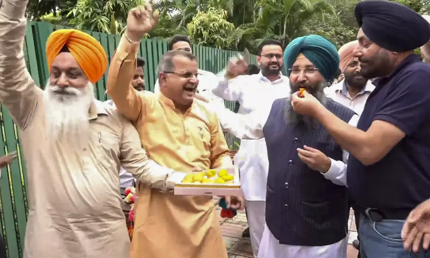 SC grants bail to Kejriwal in excise policy corruption case