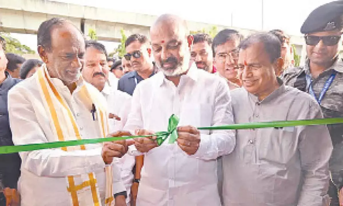 MoS Bandi Sanjay Unveils Photo Exhibit On Hyderabad liberation