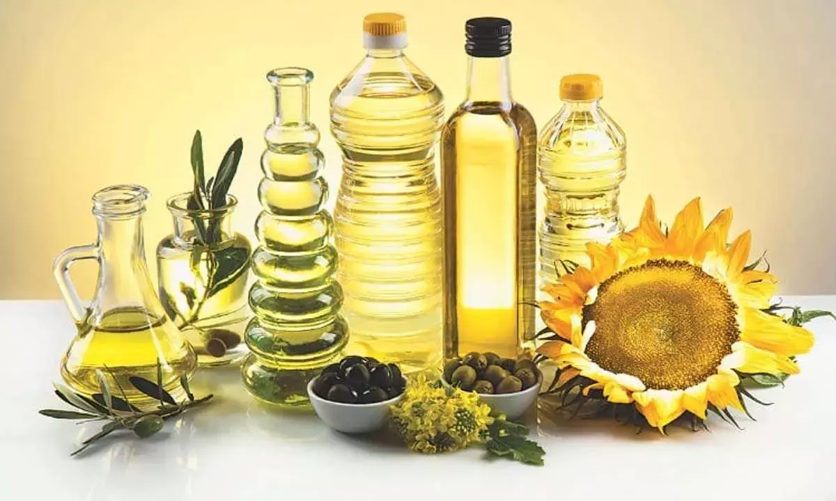 Govt asks edible oil firms not to hike retail price