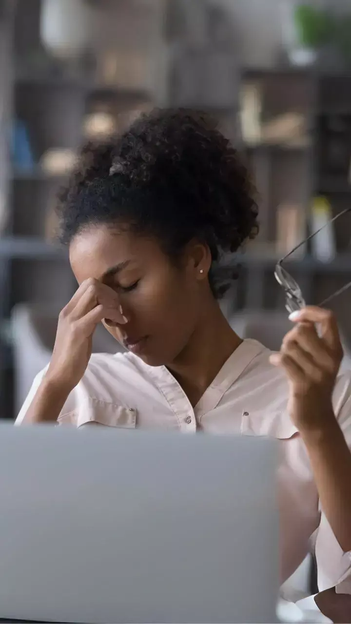 How Can Mompreneurs Overcome Imposter Syndrome in Business and Parenting?