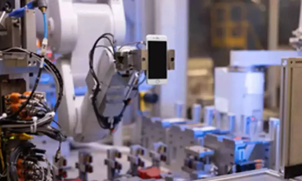 Mobile Phone Manufacturing Rises To Rs 4.1 Lakh Cr In Value Mobile Phone Manufacturing Rises To Rs 4.1 Lakh Cr In Value