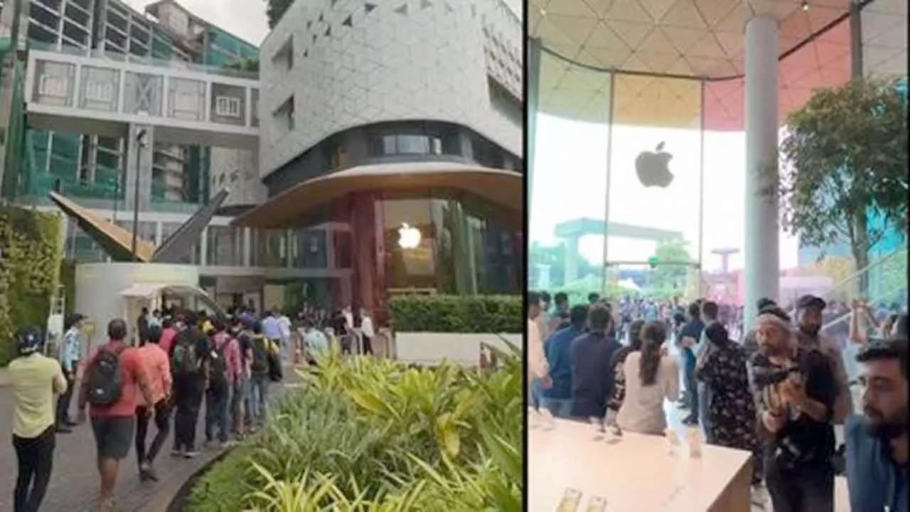 Thousands Queue Up To Own New Apple Devices Thousands Queue Up To Own New Apple Devices