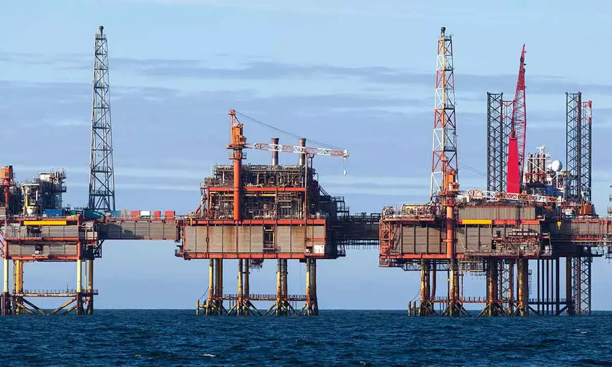 4 Cos Take Part In India’s Biggest Oil Bid