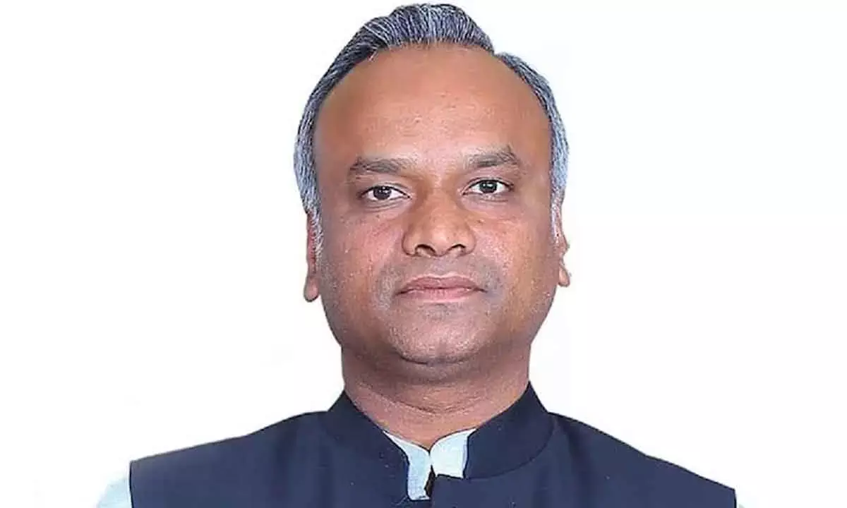 Centre Armtwisting Semicon Cos To Go To Guj, Says K’taka