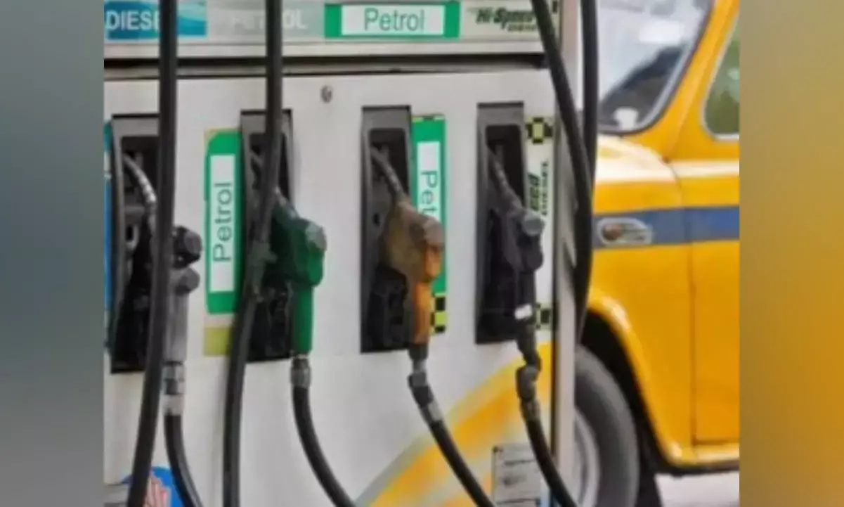 Petrol, diesel likely to see Rs 2-3 per litre cut if crude prices remain stable: Report