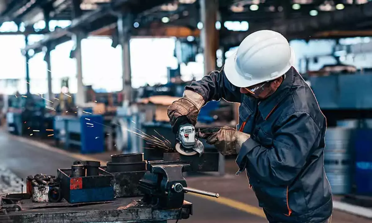 India’s Manufacturing Sector Faces Growth Challenges Despite Govt Push