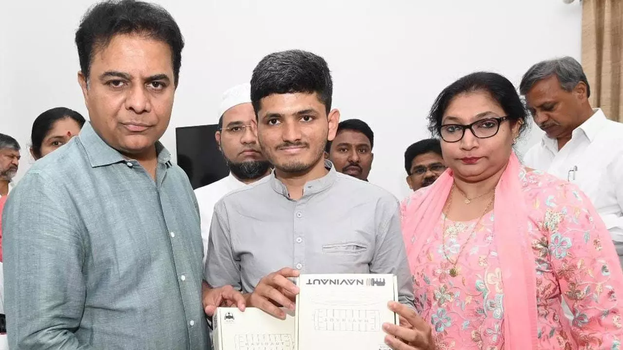 19-Yr-Old Innovator Meets KTR 19-Yr-Old Innovator Meets KTR